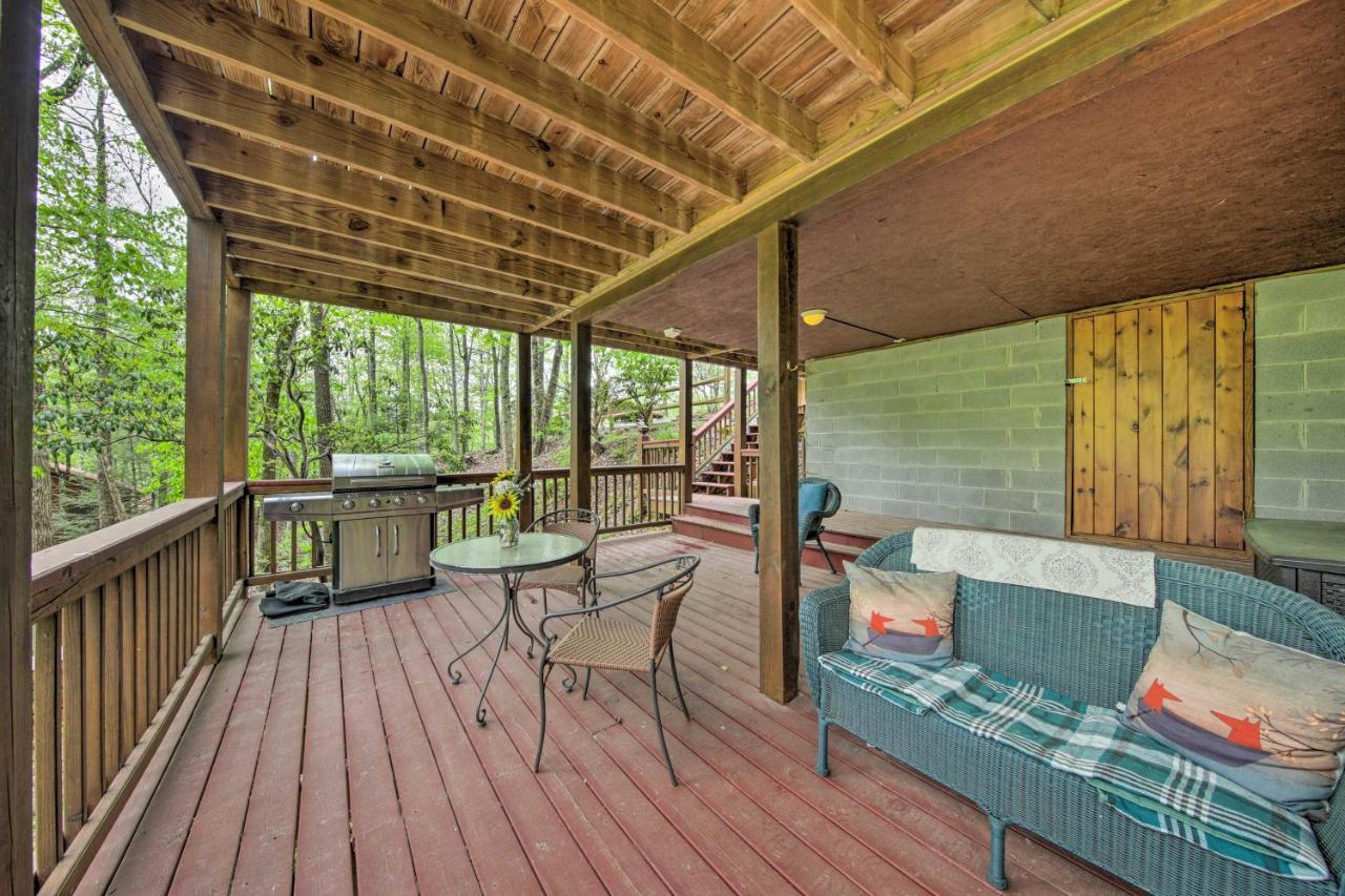 Peaceful Blue Ridge Cabin With Decks And Fire Pit Dış mekan fotoğraf