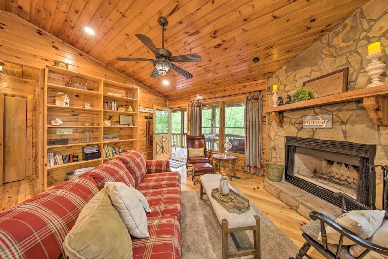 Peaceful Blue Ridge Cabin With Decks And Fire Pit Dış mekan fotoğraf