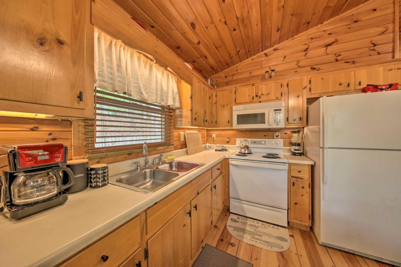 Peaceful Blue Ridge Cabin With Decks And Fire Pit Dış mekan fotoğraf