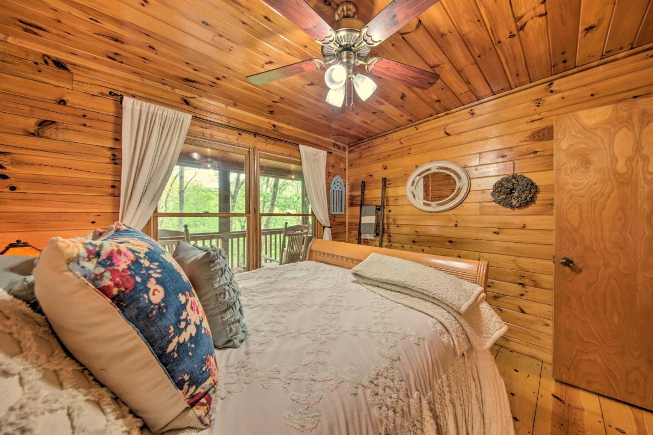 Peaceful Blue Ridge Cabin With Decks And Fire Pit Dış mekan fotoğraf