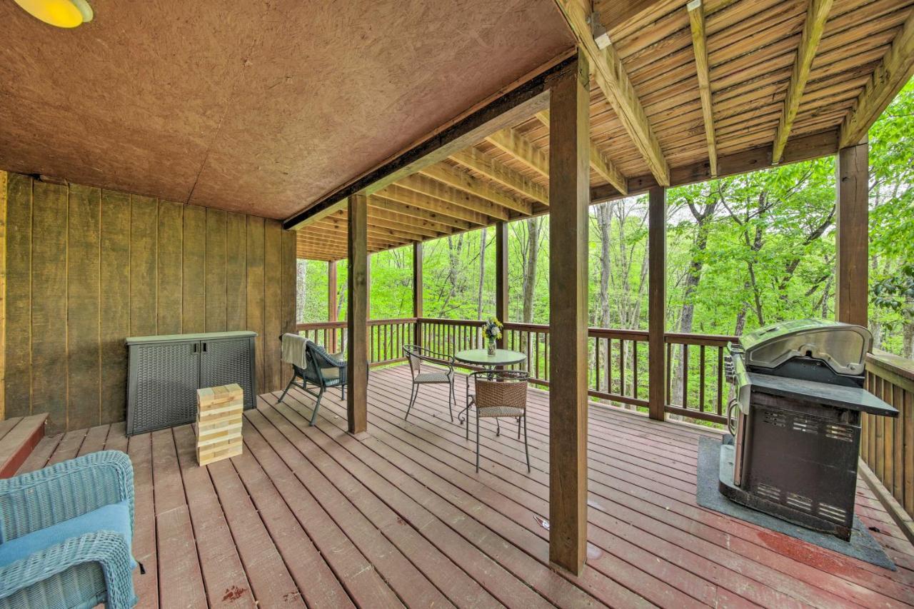 Peaceful Blue Ridge Cabin With Decks And Fire Pit Dış mekan fotoğraf